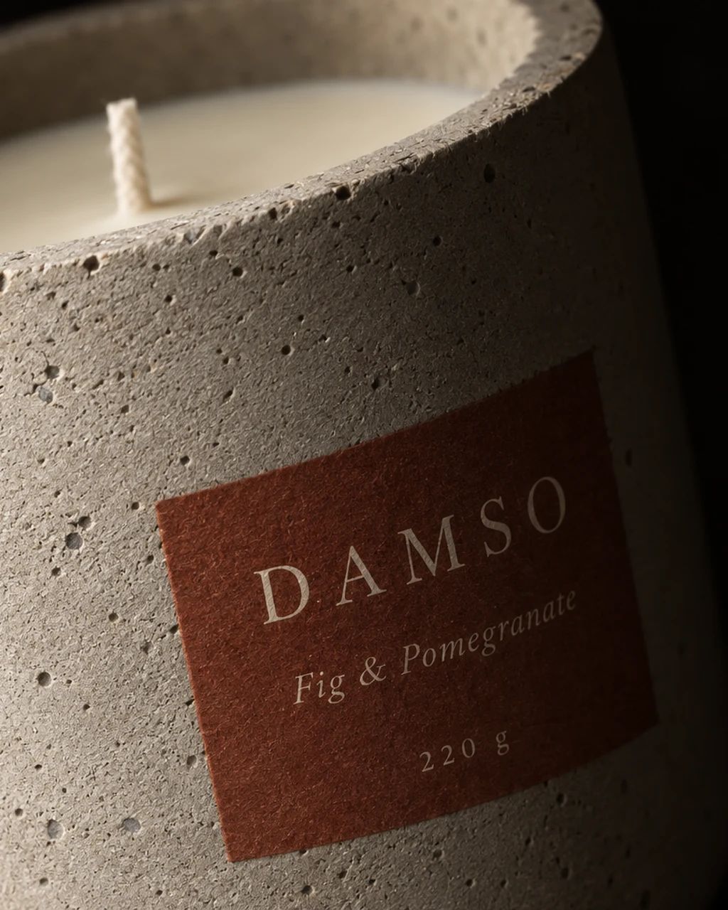 딥 무드 톤으로 찍은 DAMSO 캔들, 2번째 포스트