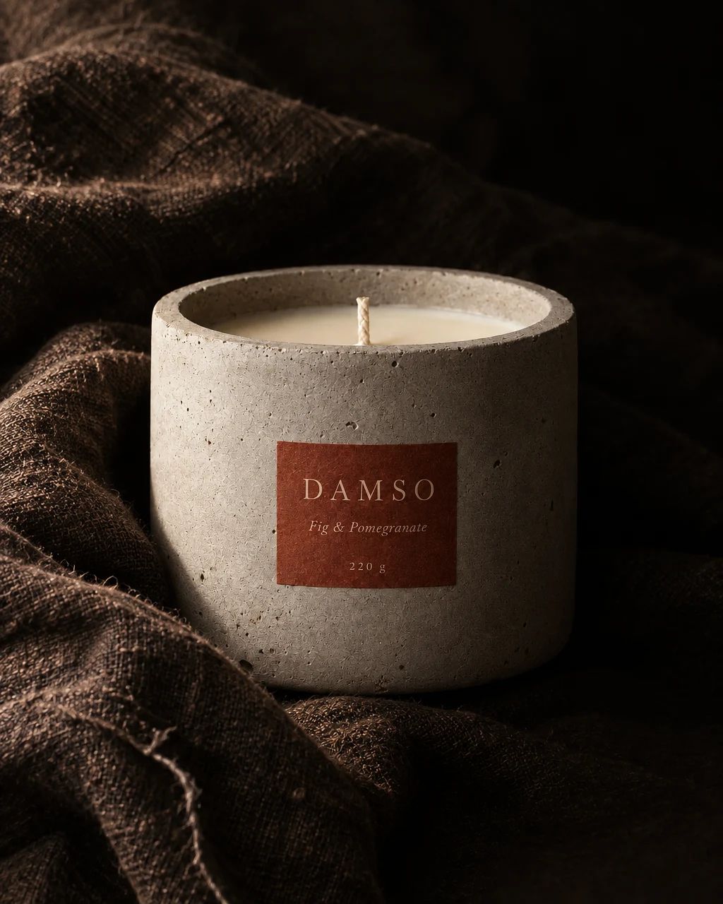 딥 무드 톤으로 찍은 DAMSO 캔들, 8번째 포스트